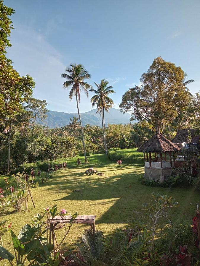 Hakiki Inn Bungalows Tetebatu Exterior photo